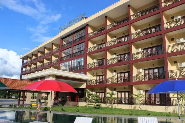 The Grand Riverside Hotel