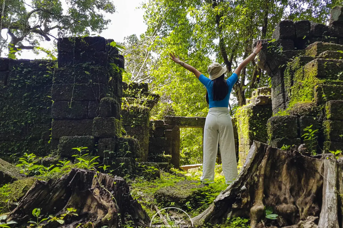 Wat Tomo ( Oum Moung Temple )