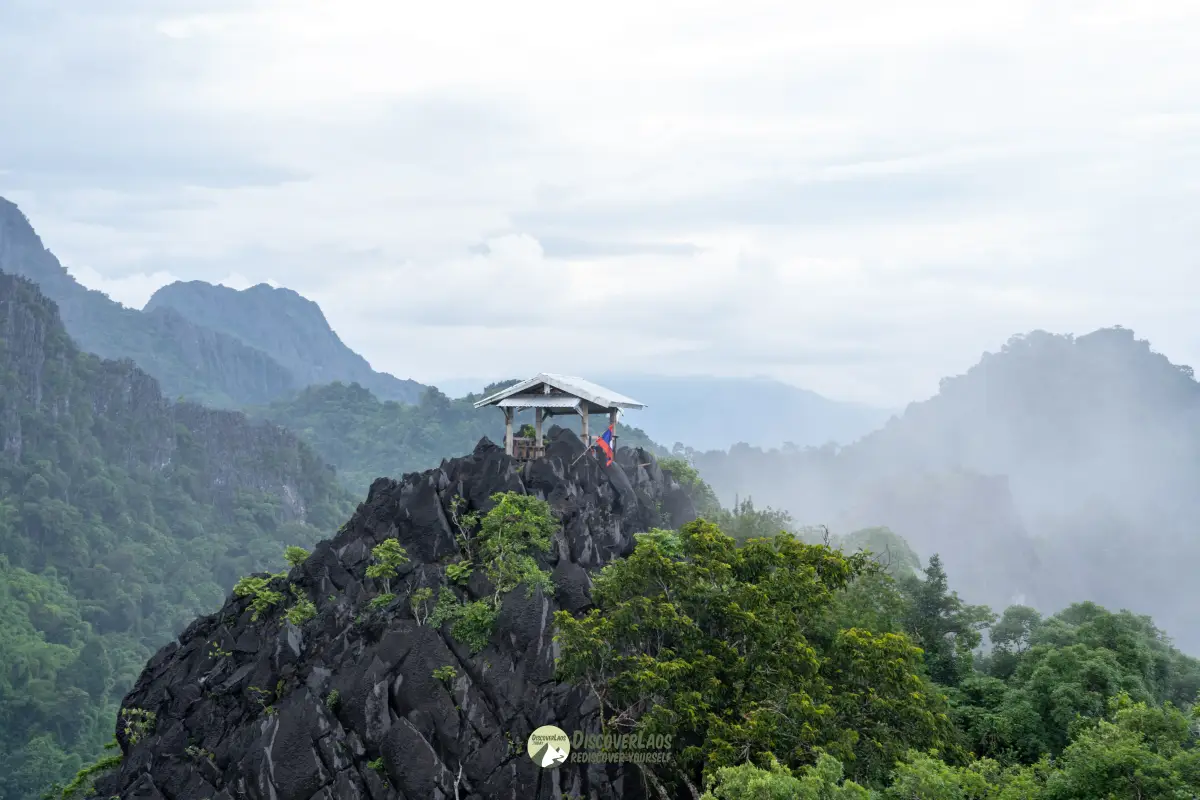 Pha Ngeun Viewpoint (Silver Cliff)