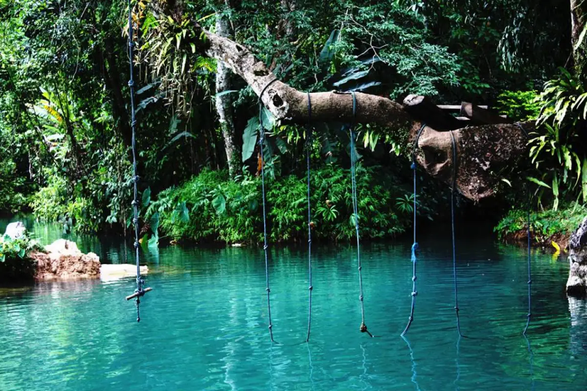 Blue Lagoon 1