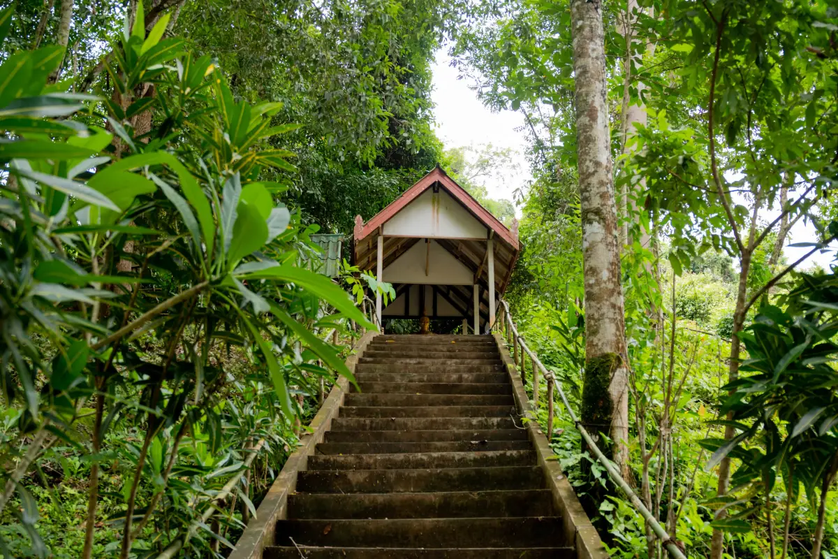Kaeng Nyui Waterfall