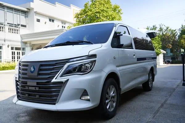 Private Airport Transfer By Aircon-Minivan in Luang Prabang